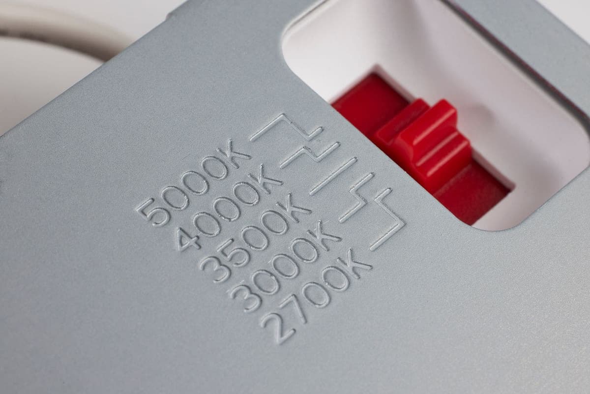 S11866 13WLED/6/FR/CCT/SLF/RD/FL/RND S11866 13WLED/6/FR/CCT/SLF/RD/FL/RND